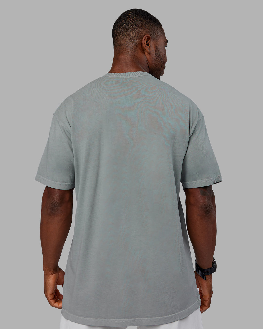 Man wearing Stream Washed Heavyweight Oversized Tee - Washed Circular Grey | Model:Sam | Size:L