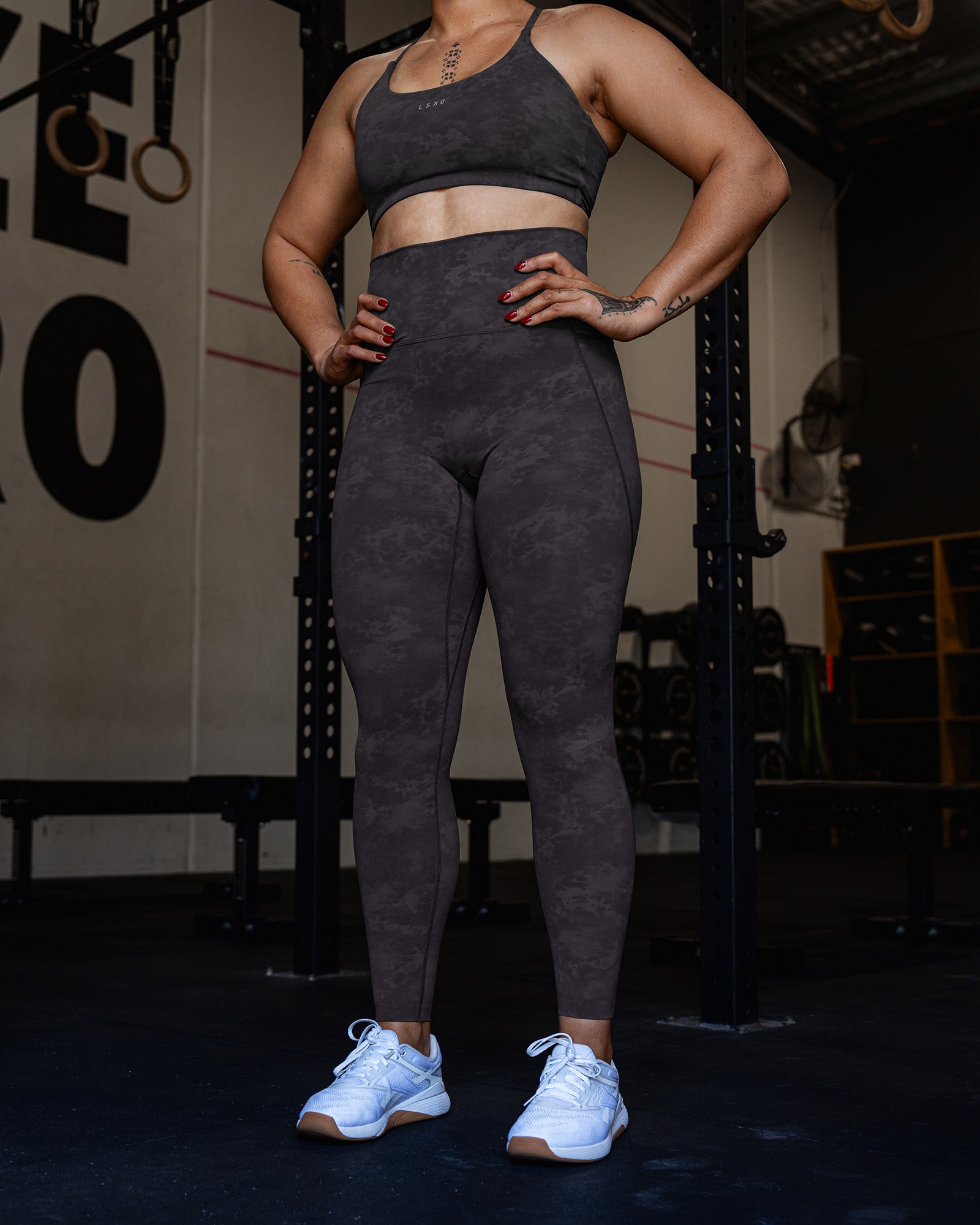 Woman wearing Elixir Ultra High-Rise Full Length Legging Pockets - Dark Storm Wash | Model:Tiare | Size:M