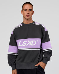 Man wearing A-Team Sweater Oversize in Dark Storm-Pale Lilac | Model:Albert | Size:M