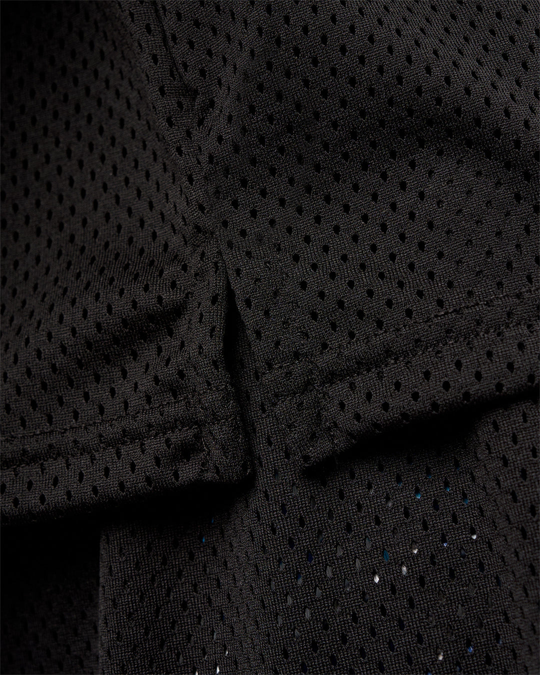 Man wearing AirCore Jersey - Black-Black | Model:Leandro | Size:M
