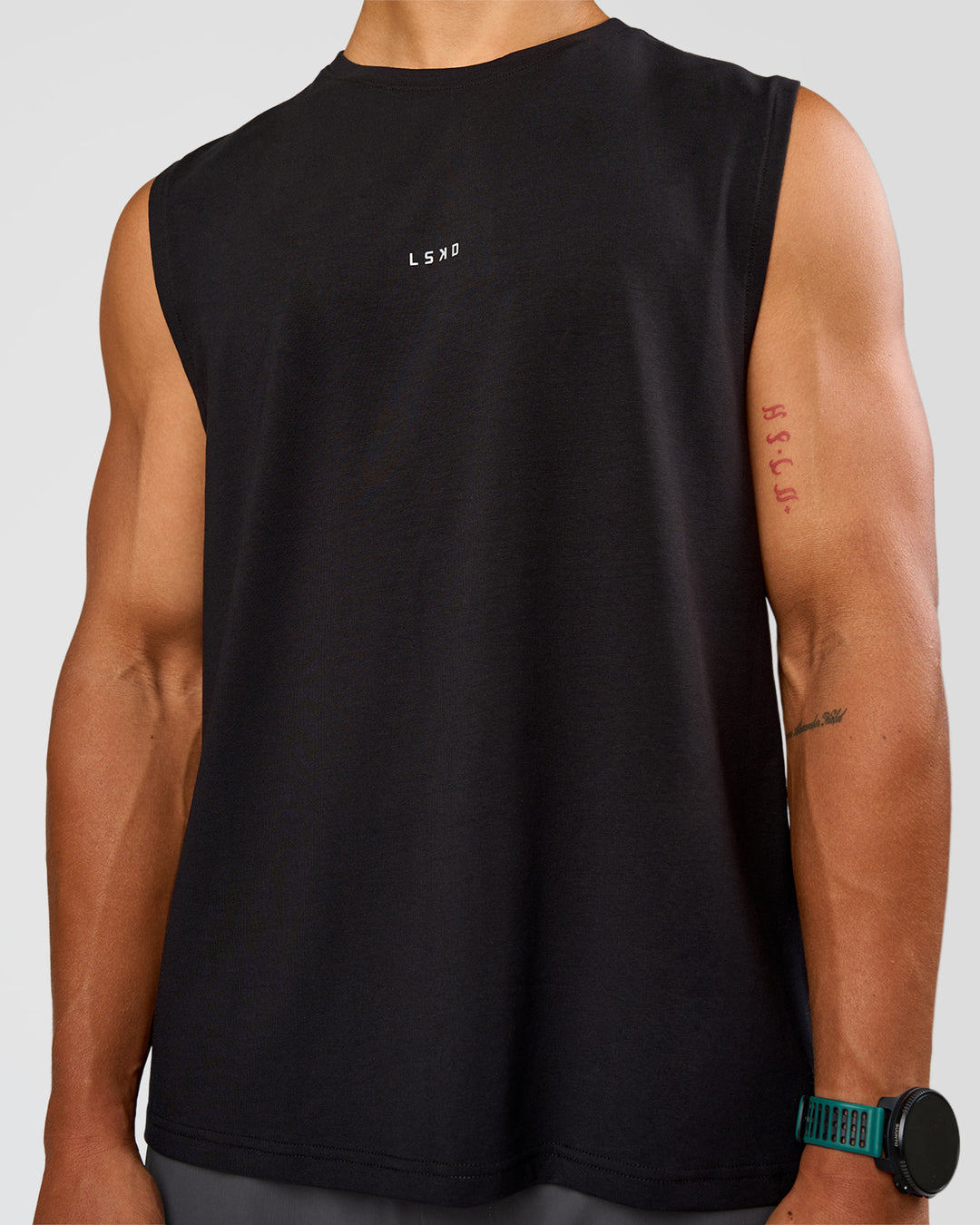 Man wearing Base FLXCotton Tank Regular Fit -8cm - Black | Model:George | Size:M