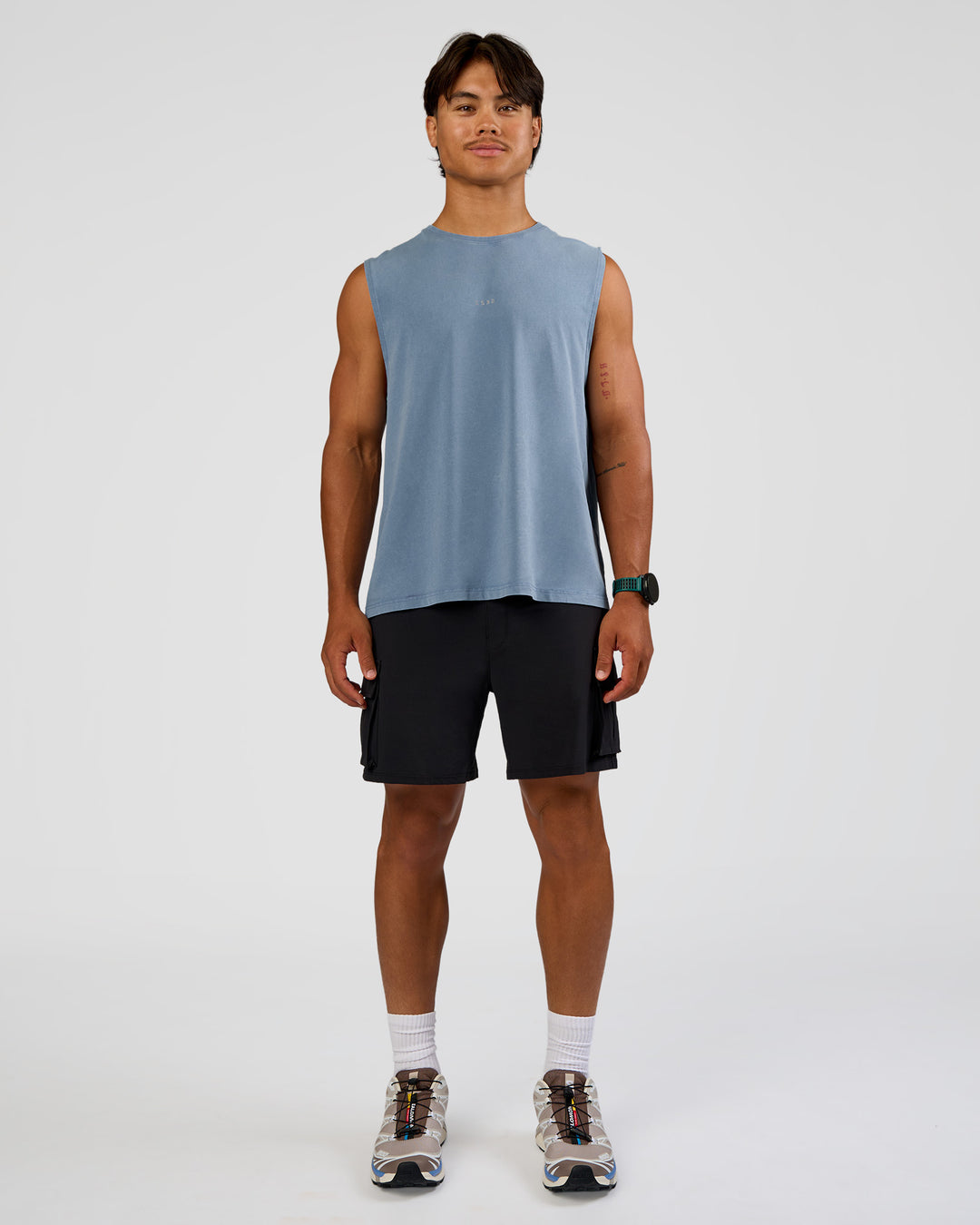 Man wearing Base FLXCotton Tank Regular Fit -8cm - Elemental Blue Washed | Model:George | Size:M