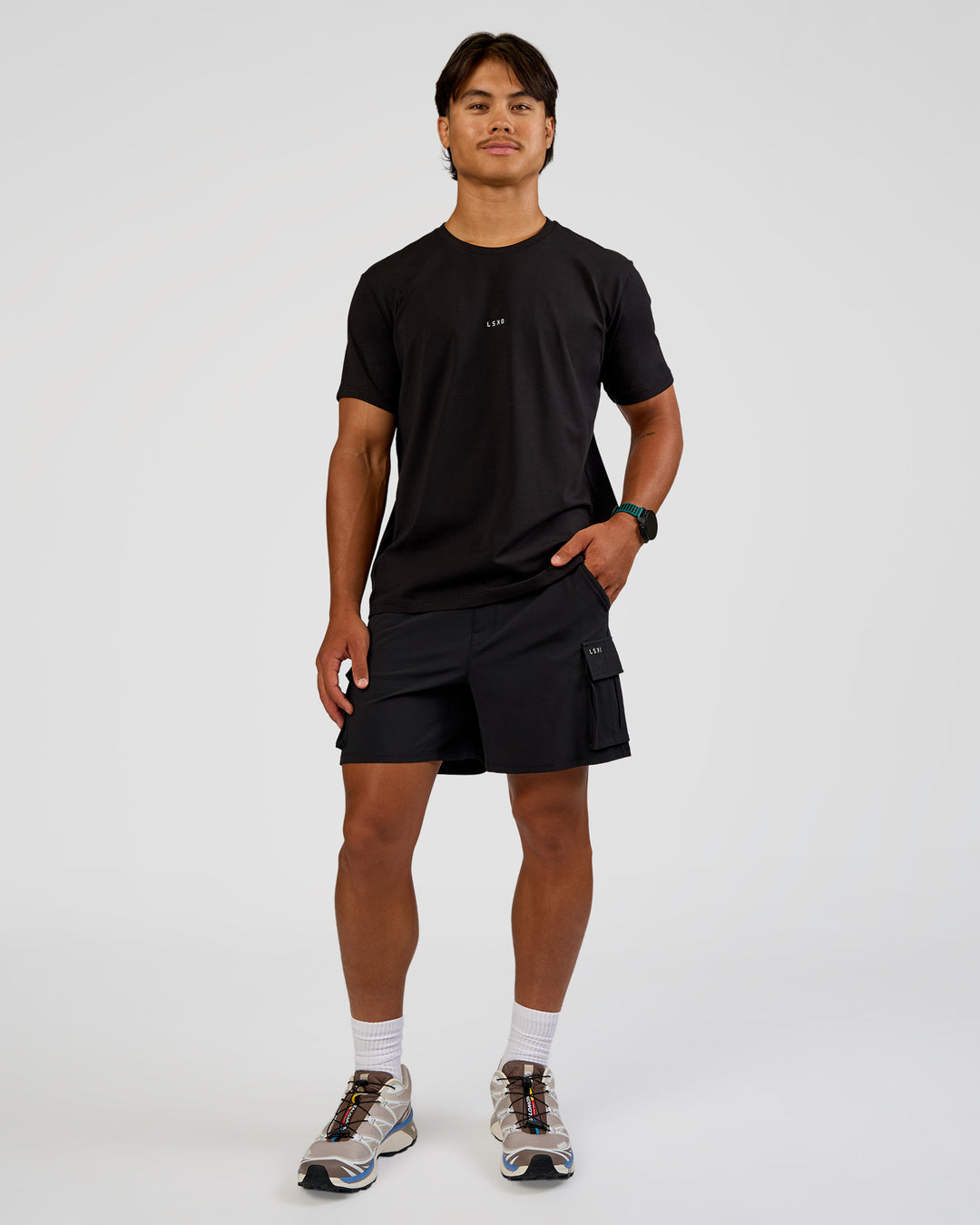 Man wearing Base FLXCotton Tee Regular Fit -8cm - Black | Model:George | Size:M