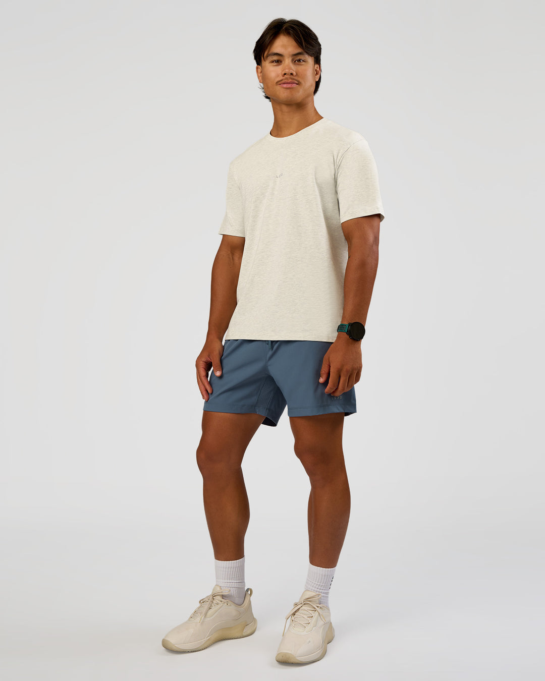 Man wearing Base Heavyweight FLXCotton Tee Regular Fit -8cm - Silver Marl | Model:George | Size:M