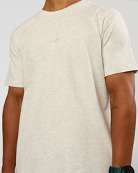 Man wearing Base Heavyweight FLXCotton Tee Regular Fit -8cm - Silver Marl | Model:George | Size:M