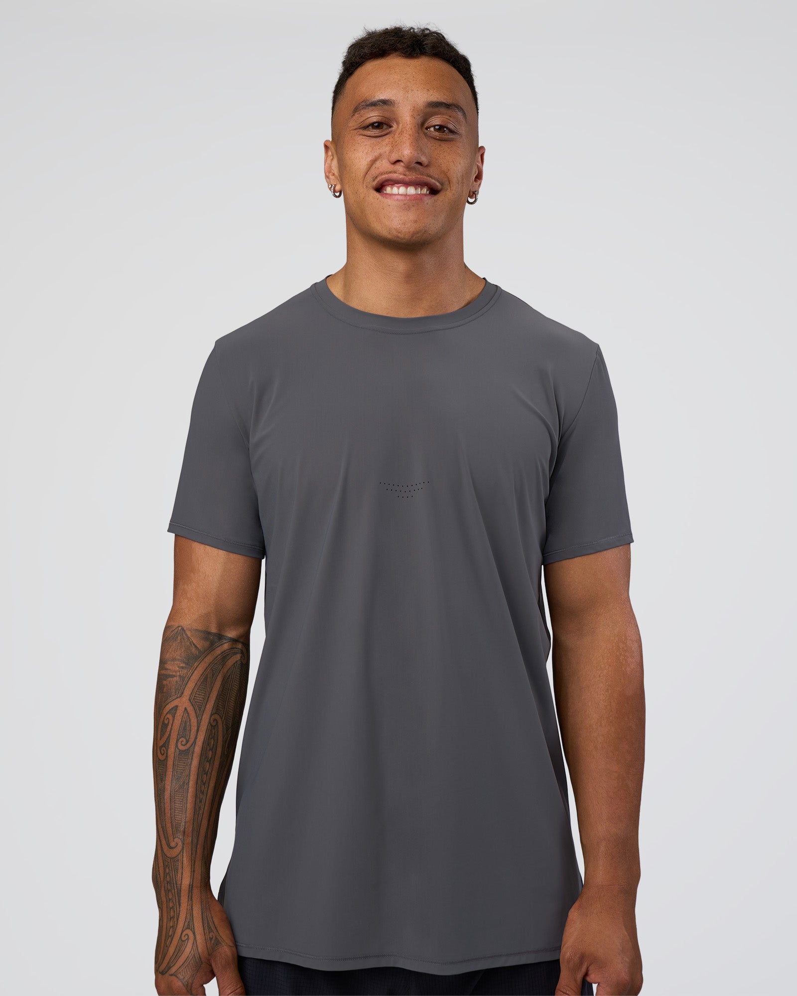 Man wearing Cadence Tee - Dark Storm | Model:Daarian | Size:M