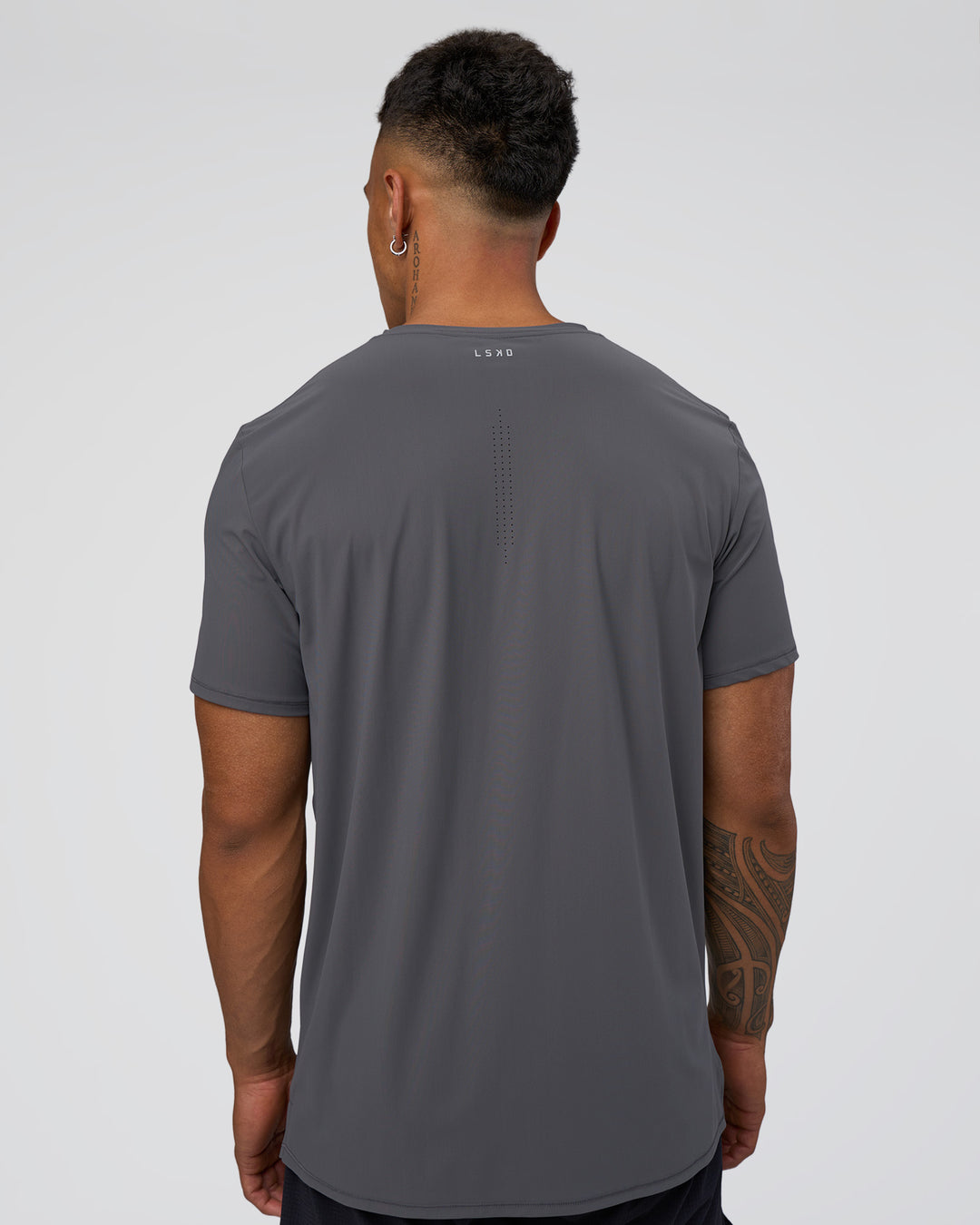 Man wearing Cadence Tee - Dark Storm | Model:Daarian | Size:M