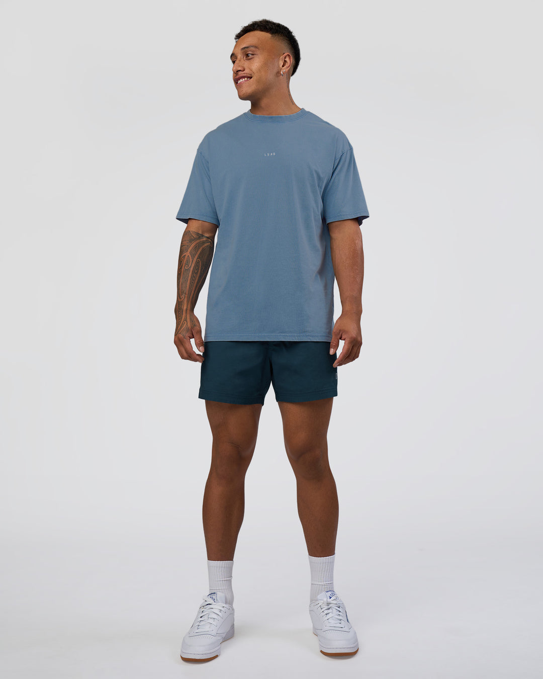 Man wearing Daily 5" Short - Night Sea | Model:Daarian | Size:M - view 5