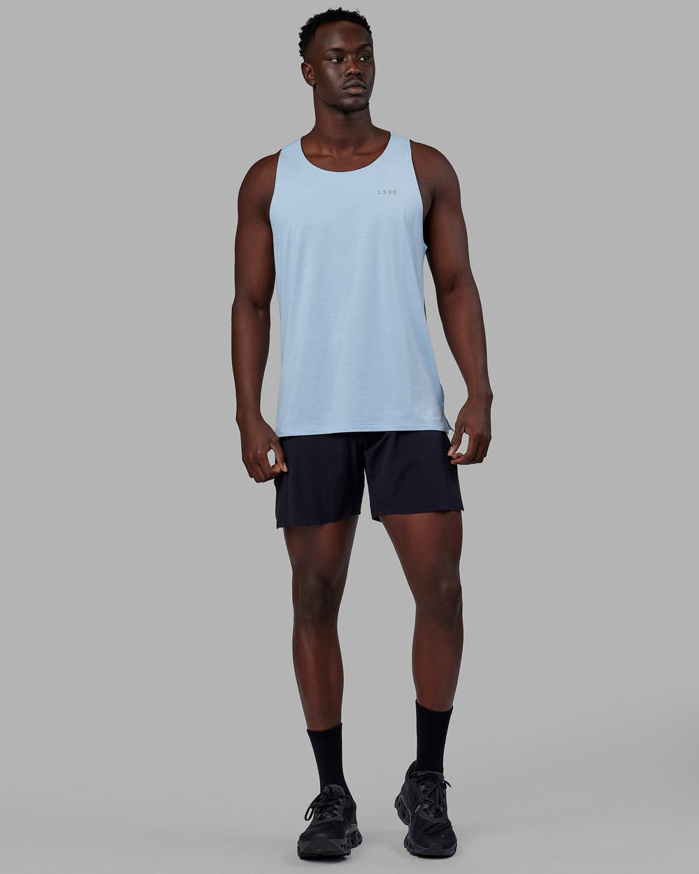 Man wearing Perform VapourFLX Tank - Windsurfer Marl