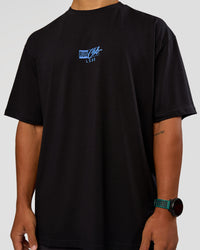 Man wearing Run Club Script FLXCotton Oversized Tee - Black-Palace Blue | Model:George | Size:M