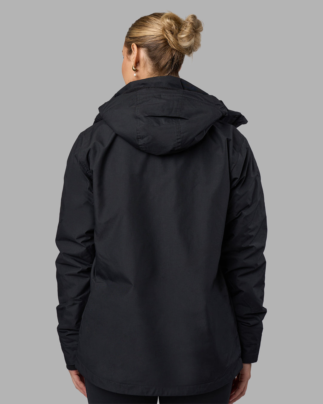 Woman wearing Marshall 2.0 Jacket - Black | Model:Amy | Size:M