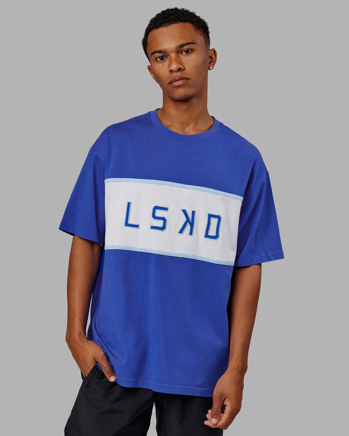 Man wearing Unisex Aligned Heavyweight Tee Oversize - Power Cobalt