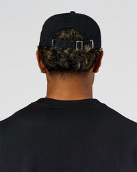 Man wearing All Day Cap in Black