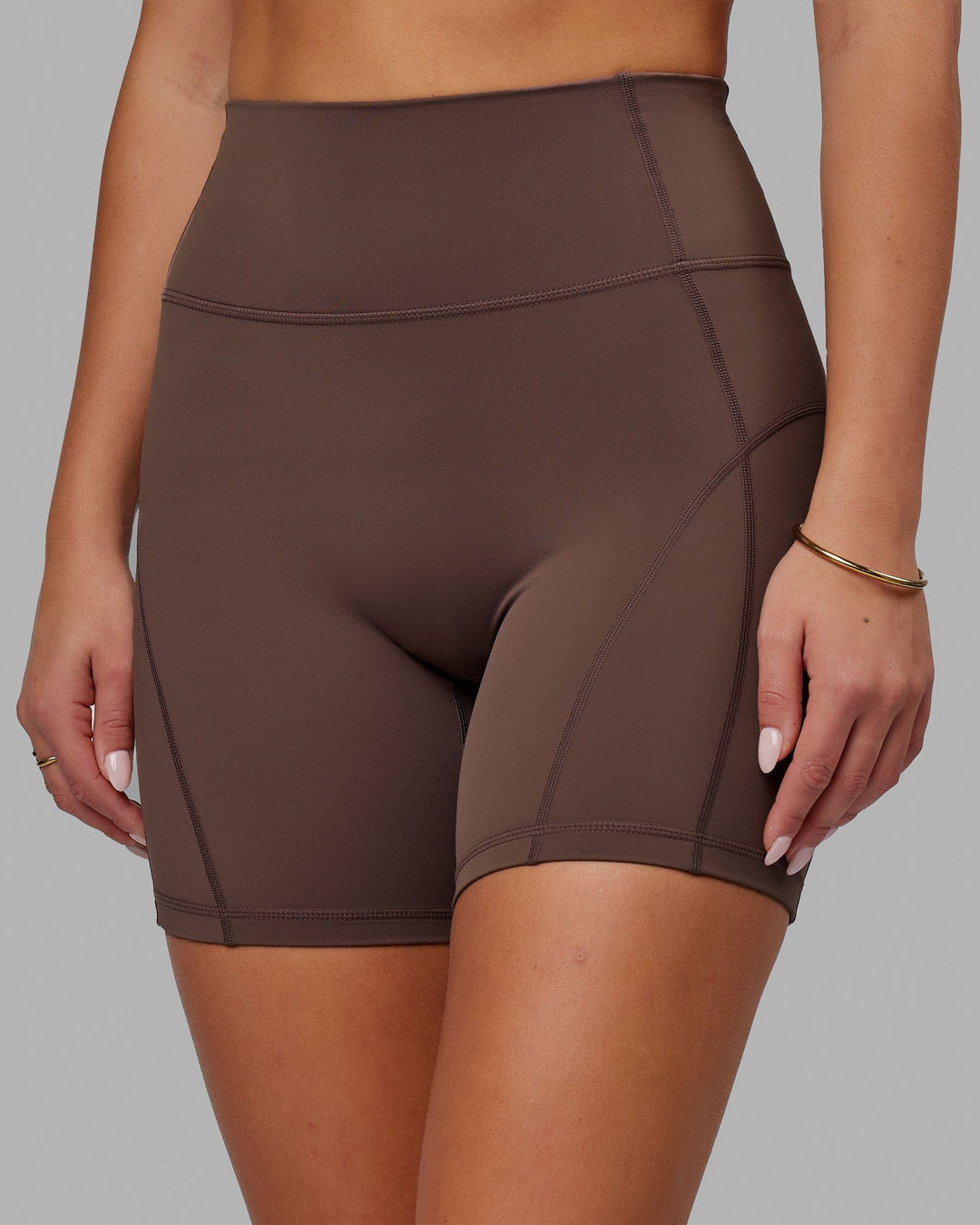 Woman wearing Bend Mid Short Tight - Peppercorn