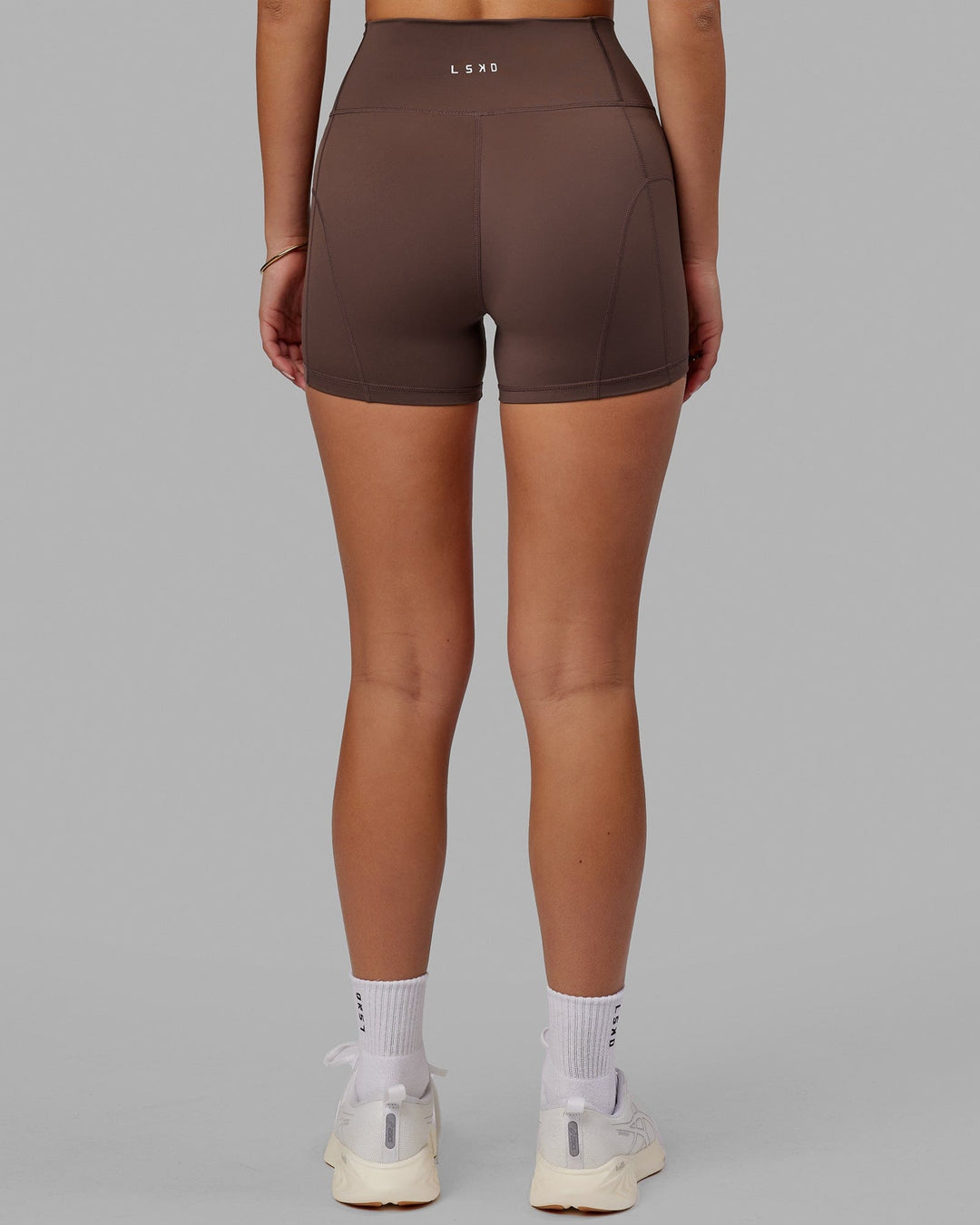 Woman wearing Bend X-Short Tight - Peppercorn