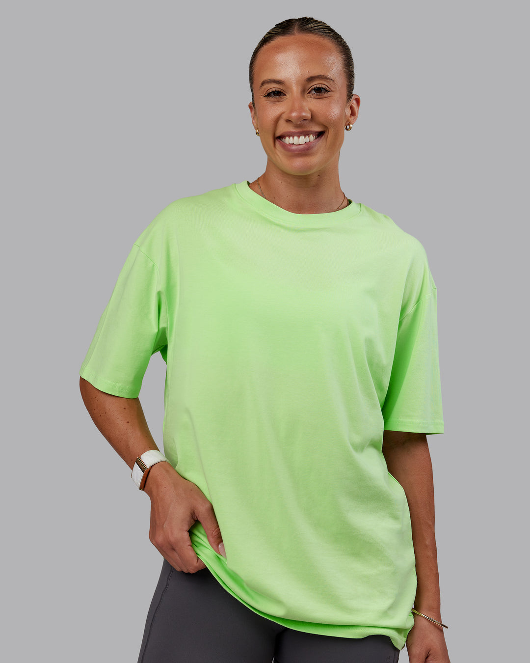 Woman wearing Bree Masters Unisex Vision FLXCotton Tee Oversize - Pastel Lime-Stormy