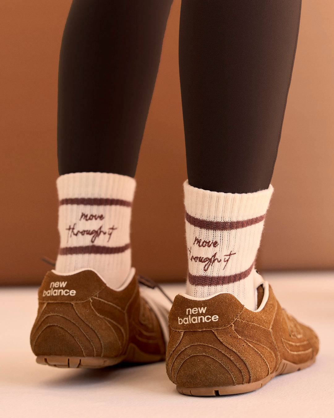CF Move Through Quarter Socks - Ivory-Hot Chocolate