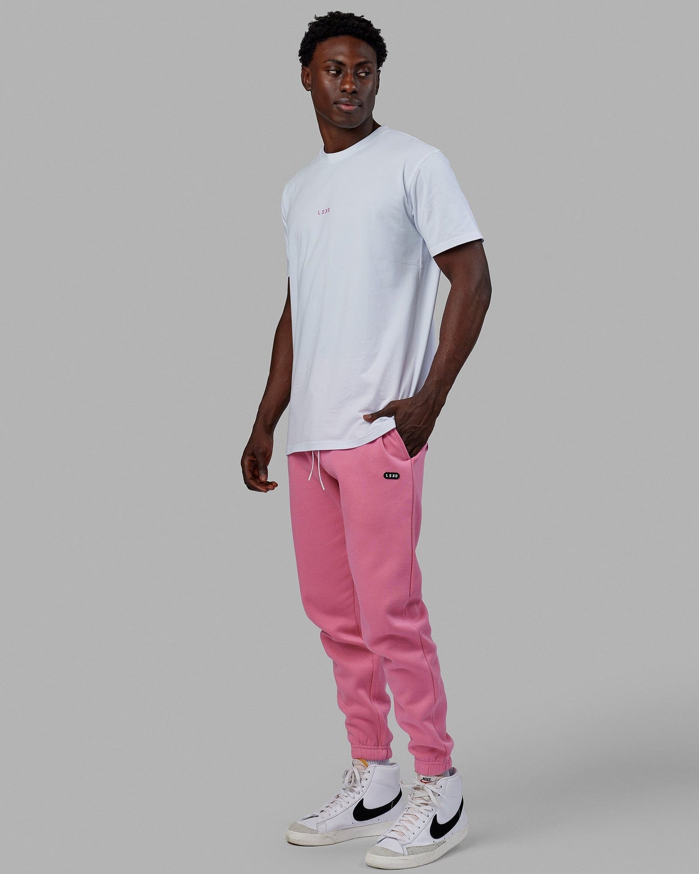 Nike club fleece men's joggers 2025 pink