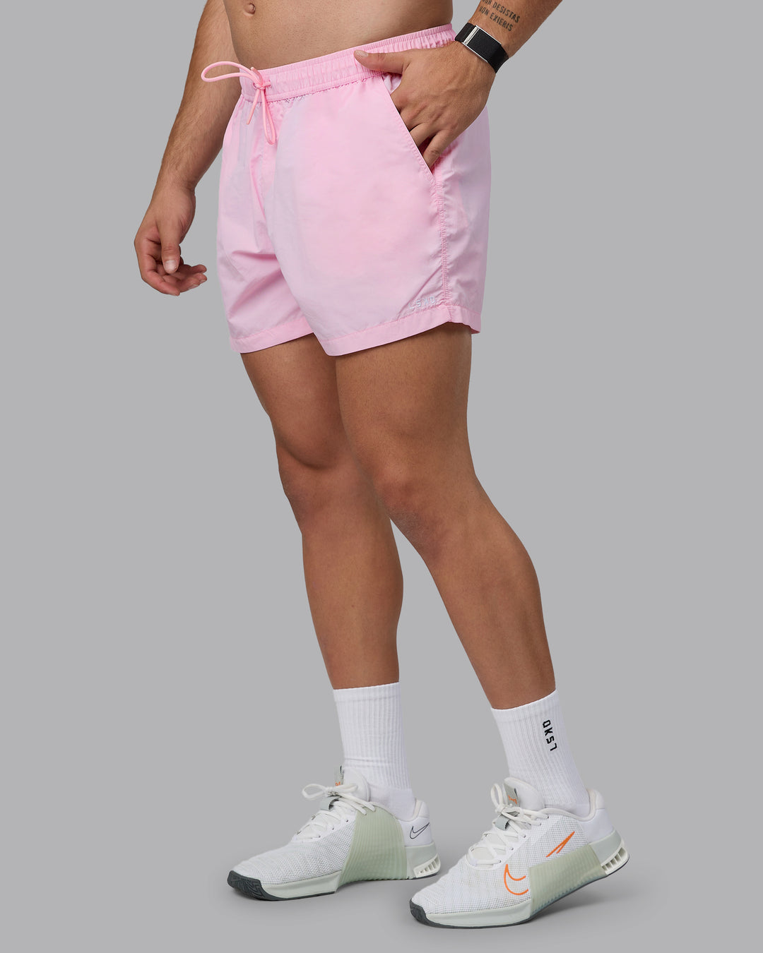 Man wearing Classic 5&quot; Shorts - Pale Pink