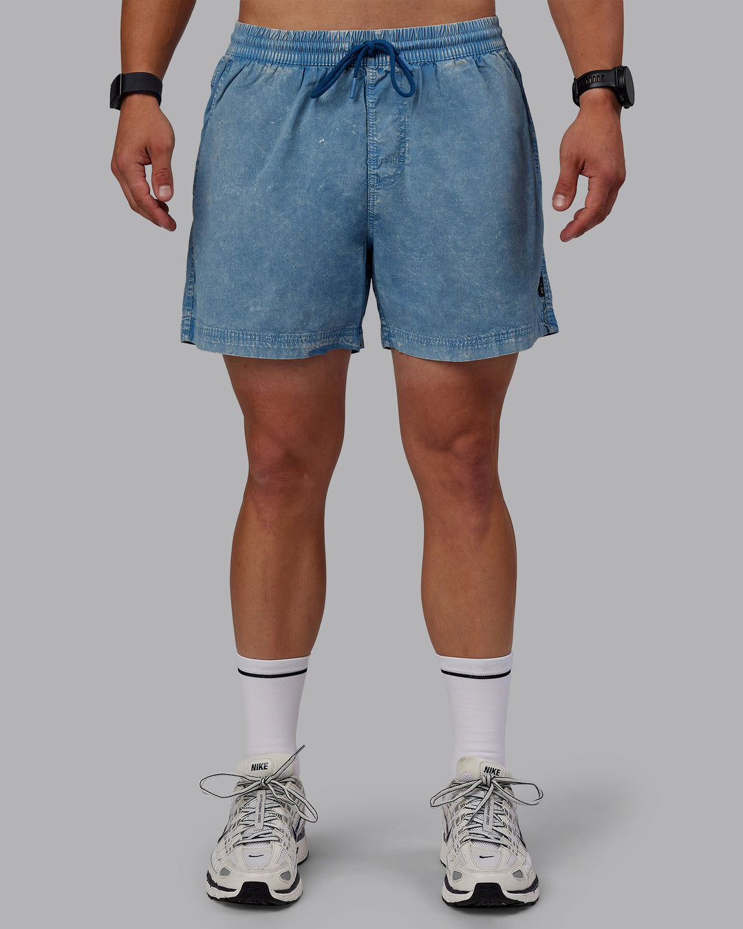Man wearing Washed Daily 5&quot; Shorts - Elemental Blue