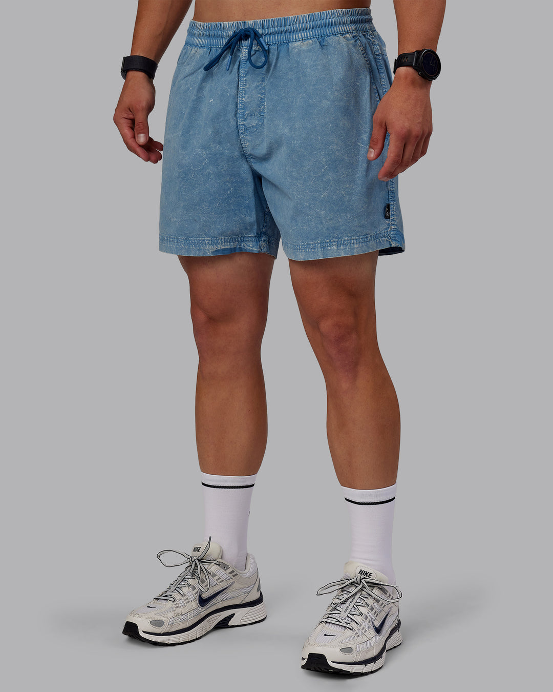 Man wearing Washed Daily 5&quot; Shorts - Elemental Blue