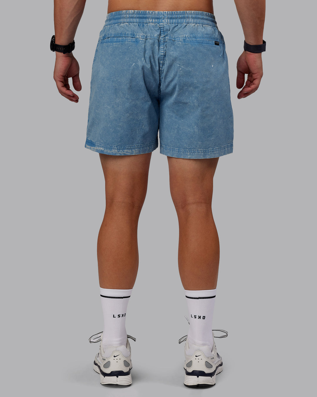 Man wearing Washed Daily 5&quot; Shorts - Elemental Blue