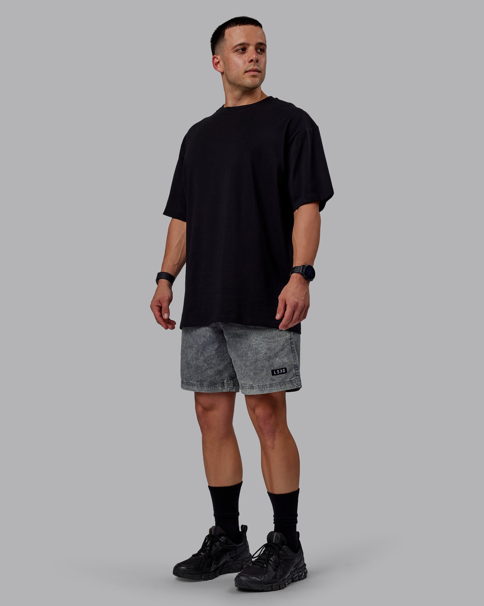 Man wearing Daily Shorts - Pigment Slate