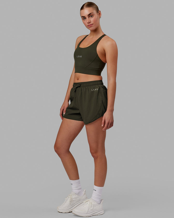 Woman wearing Dynamic Run Short - Forest Night