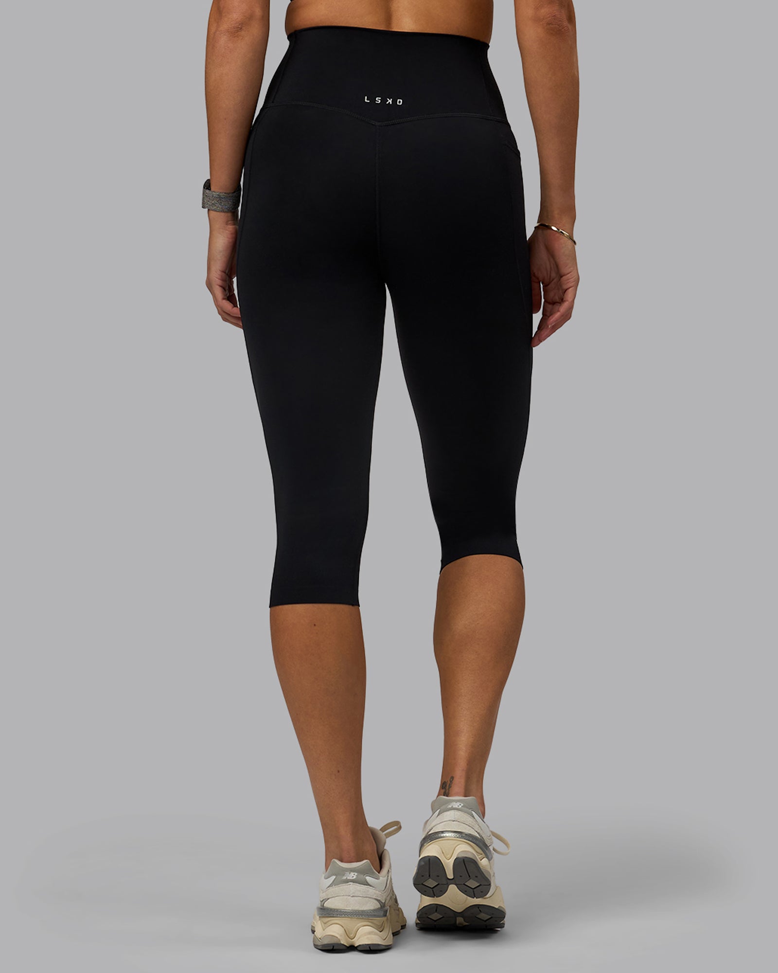 Elixir Ultra High-Rise 3/4 Legging Pockets - Black | LSKD
