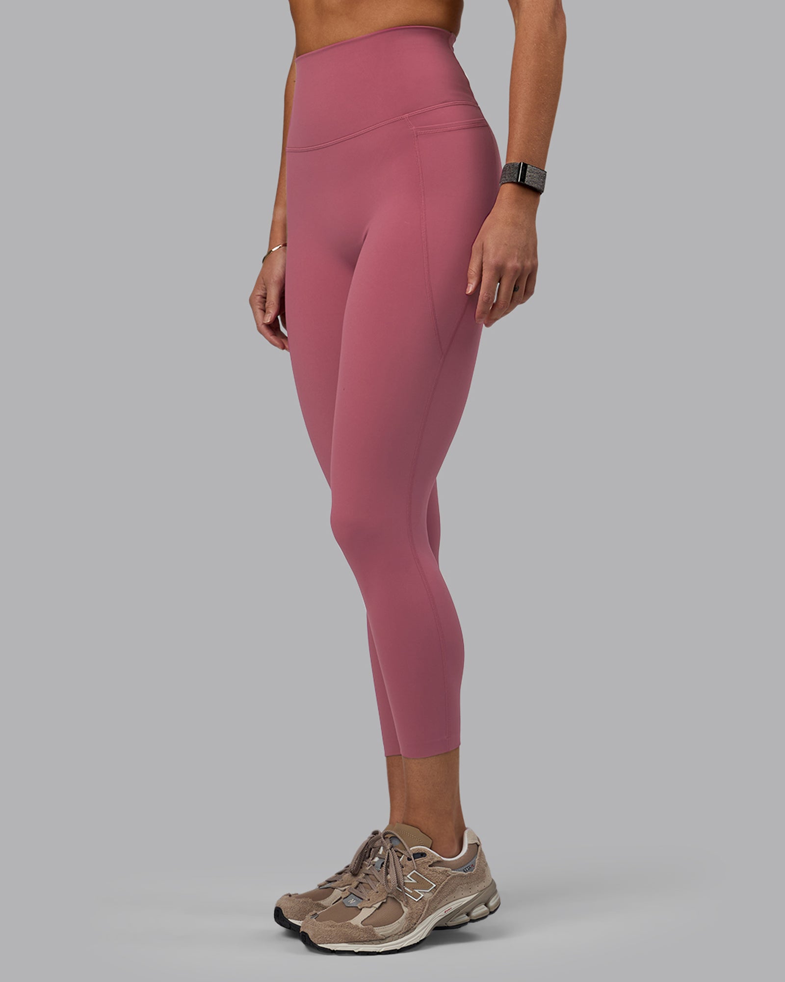Woman wearing Elixir Ultra High-Rise 7/8 Legging Pockets - Mauve Haze | Model:Shae | Size:S