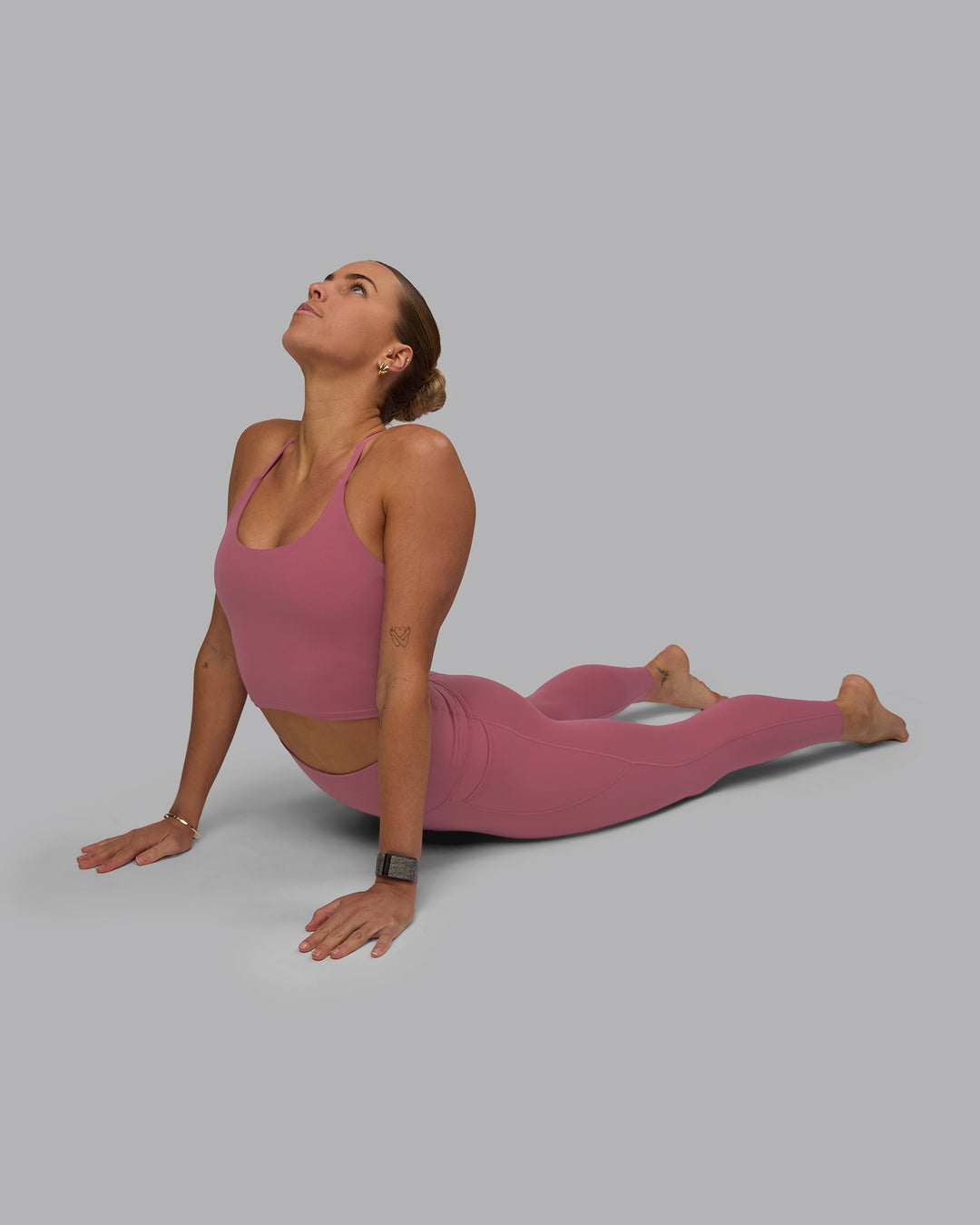 Woman wearing Elixir Ultra High-Rise Full Length Legging Pockets - Mauve Haze