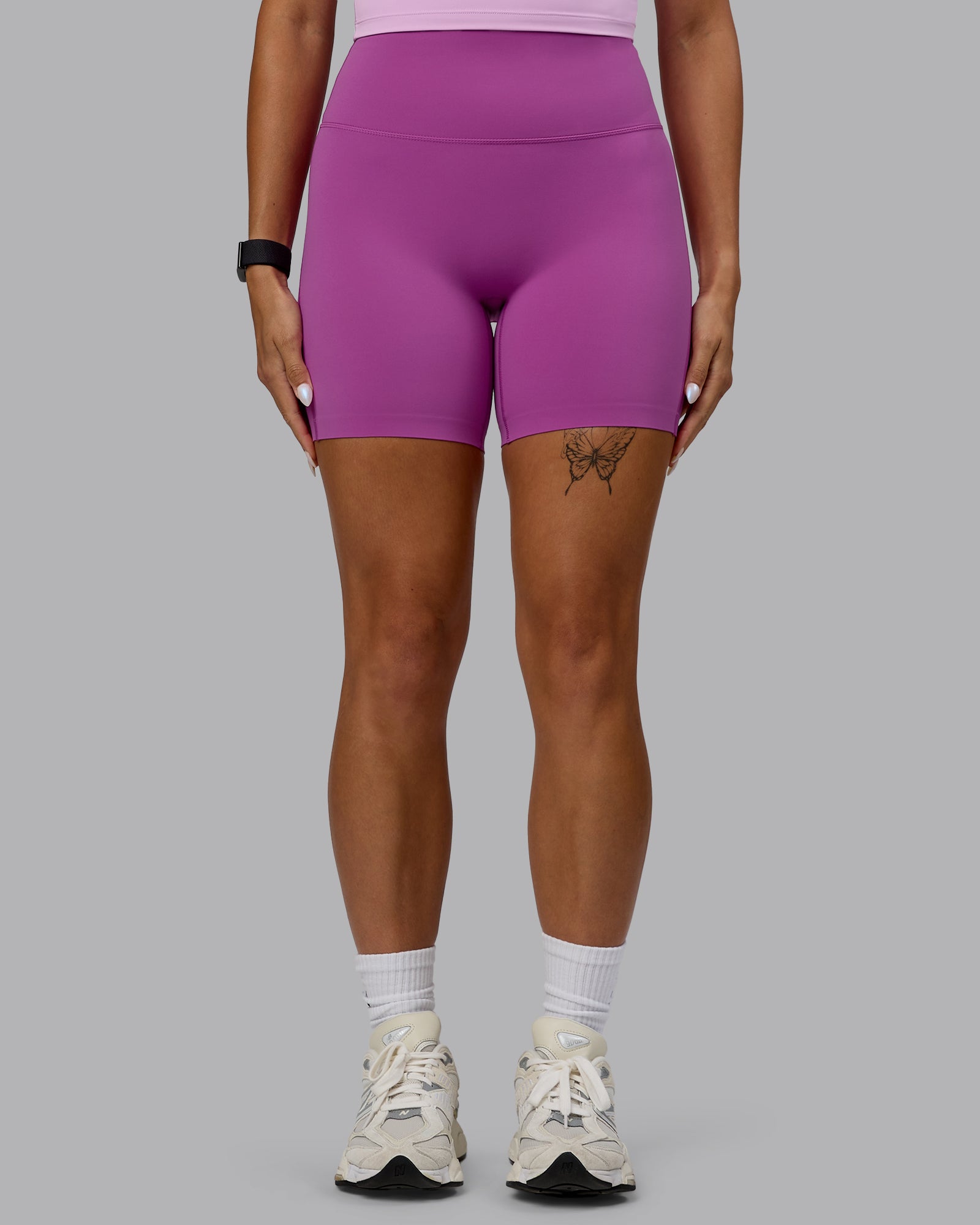 Woman wearing Elixir Ultra High-Rise 6" Short - Orchid