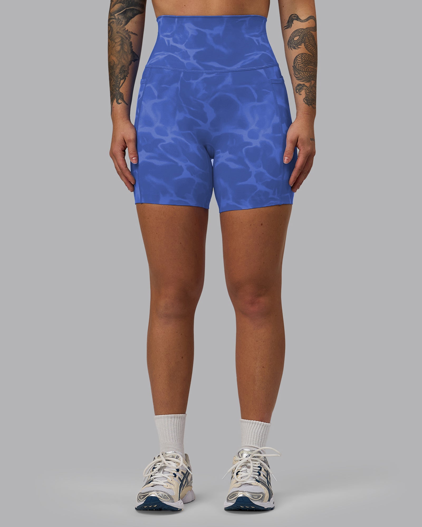 Woman wearing Elixir Ultra High-Rise 6" Short Pockets - Tranquil-Power Cobalt