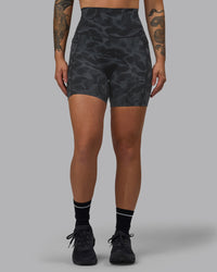 Woman wearing Elixir Ultra High-Rise 6" Short Pockets - Tranquil-Black