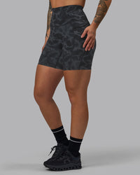 Woman wearing Elixir Ultra High-Rise 6" Short Pockets - Tranquil-Black