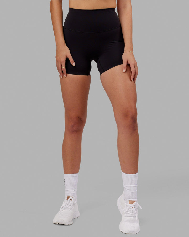 Woman wearing Elixir X-Short Tight - Black