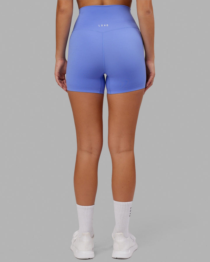 Woman wearing Elixir X-Short Tight - Indulgent Blue