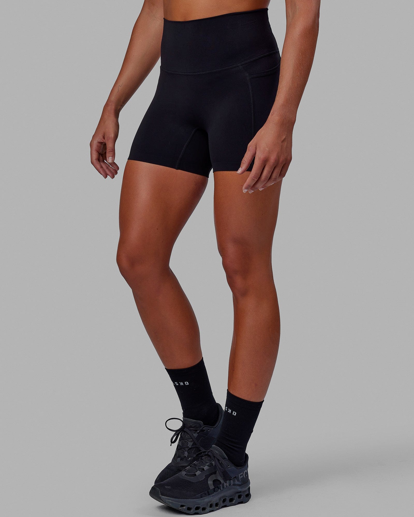 Elixir X Short Tights With Pockets Black LSKD