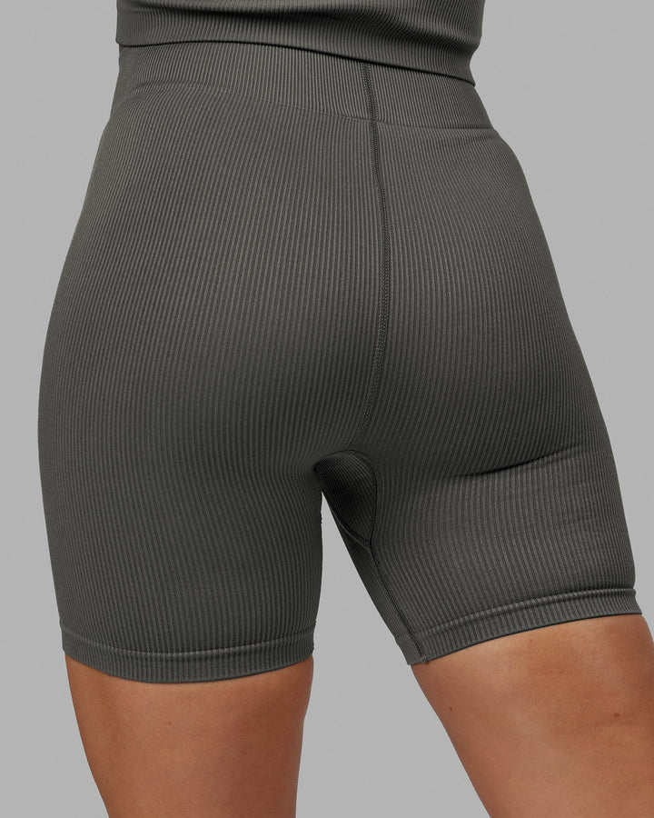Woman wearing Essential Seamless Rib Bike Short - Graphite