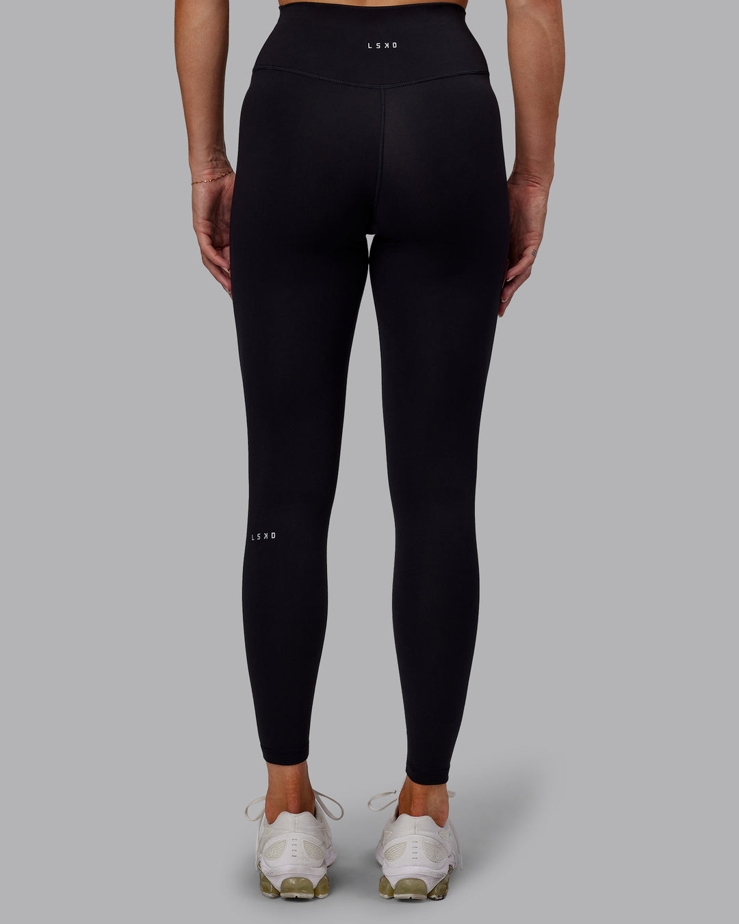 Woman wearing Fusion Ultra High-Rise Full Length Legging - Black | Model:Hannah | Size:S