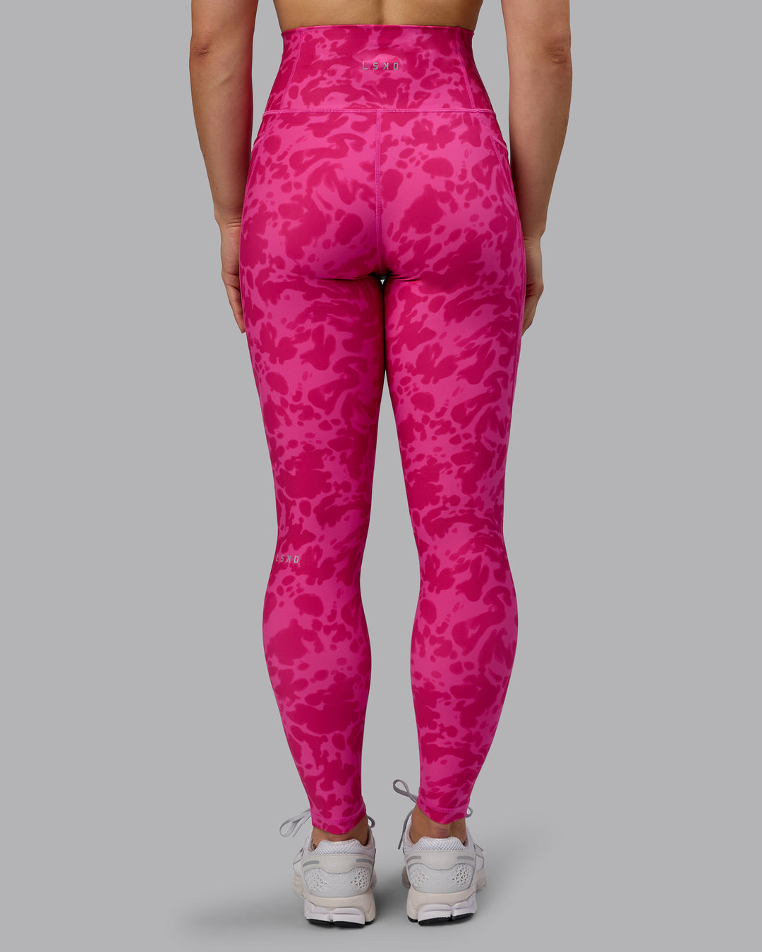 Woman wearing Fusion Ultra High-Rise Full Length Legging Pockets - Strawberry-Lava Lamp | Model:Zoe | Size:S