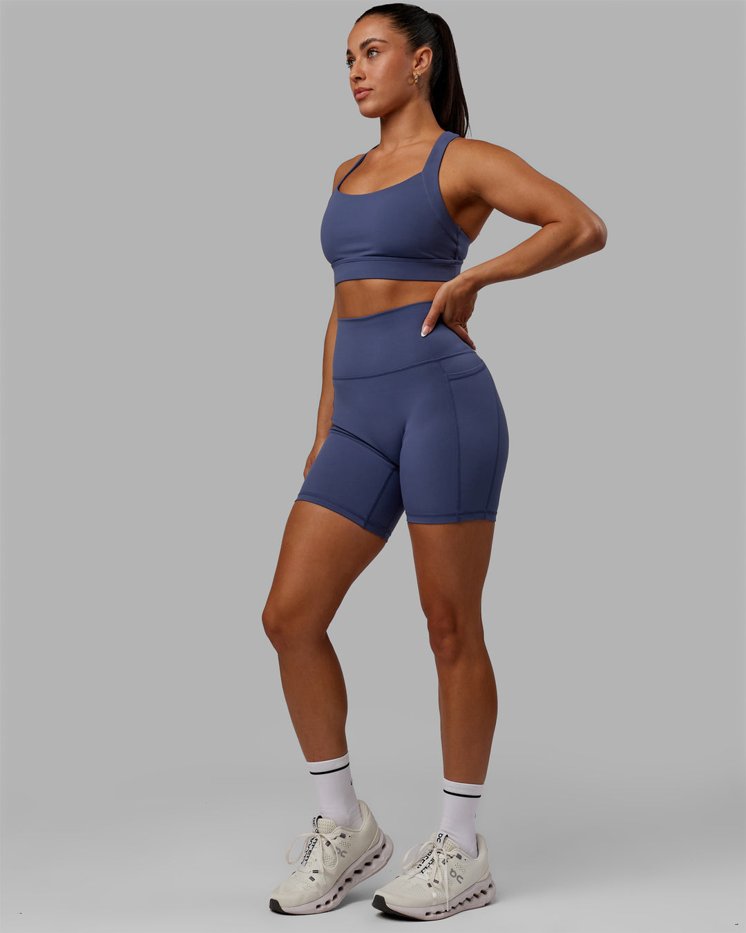 Woman wearing Fusion Mid Short Tights - Future Dusk
