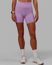 Woman wearing Fusion Ultra High-Rise 6" Short Pockets - Light Violet | Model:Asia | Size:S