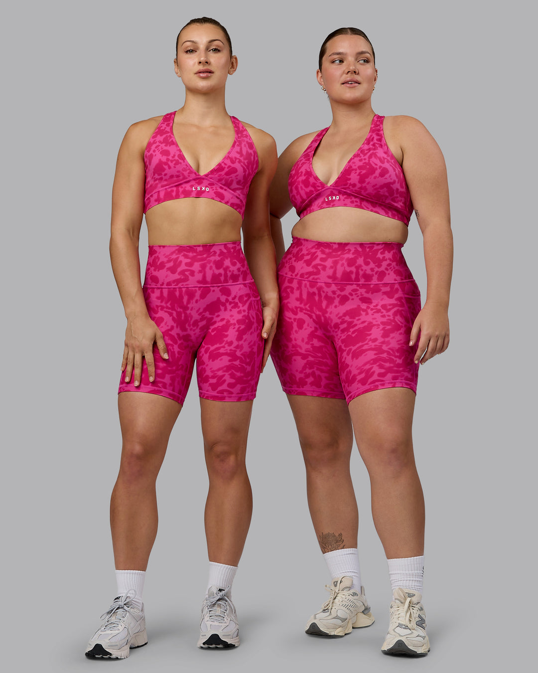 Woman wearing Fusion Ultra High-Rise 6&quot; Short Pockets - Strawberry-Lava Lamp | Model:Both | Size:Duo
