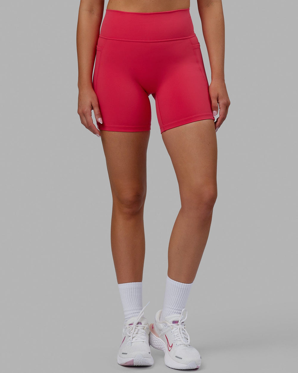 Woman wearing Fusion Mid Short Tights - Raspberry