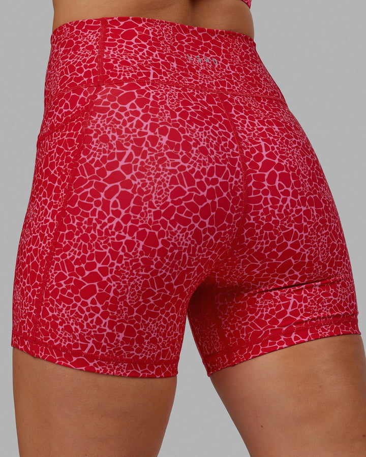 Woman wearing Fusion X-Short Tights - Pink Vitality