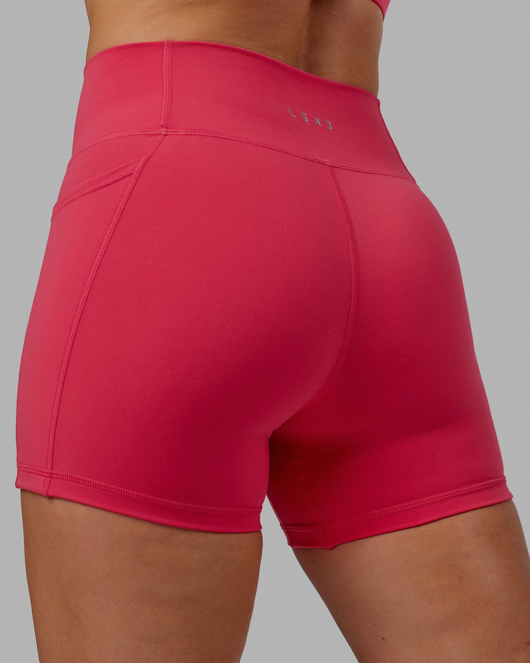 Woman wearing Fusion X-Short Tights - Raspberry