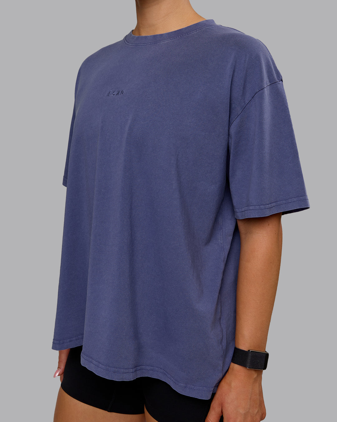 Woman wearing Go-To FLXCotton Oversized Tee Washed - Future Dusk
