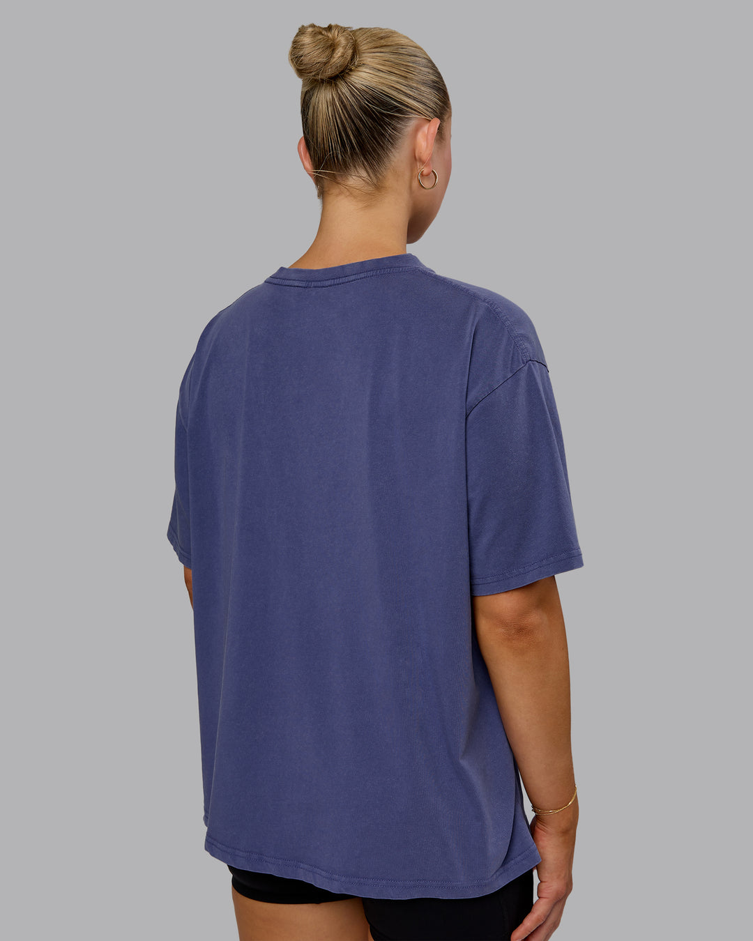 Woman wearing Go-To FLXCotton Oversized Tee Washed - Future Dusk