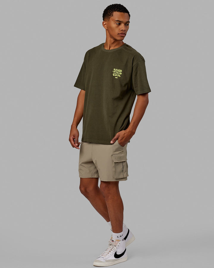 Man wearing Good Times Heavyweight Tee Oversize - Forest Night-Mint